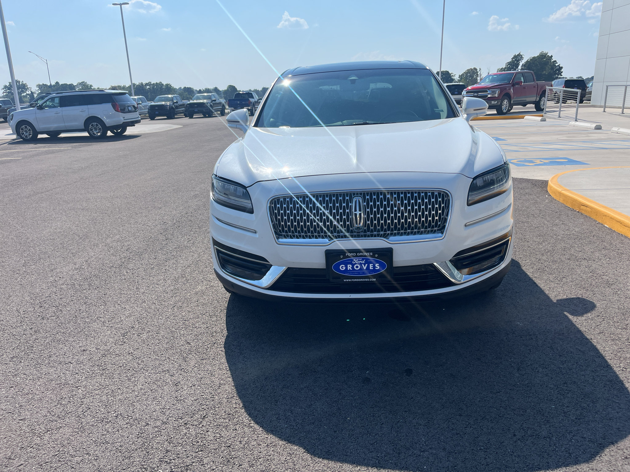 Used 2020 Lincoln Nautilus Reserve w/ Equipment Group 201A AWD/4WD image 2