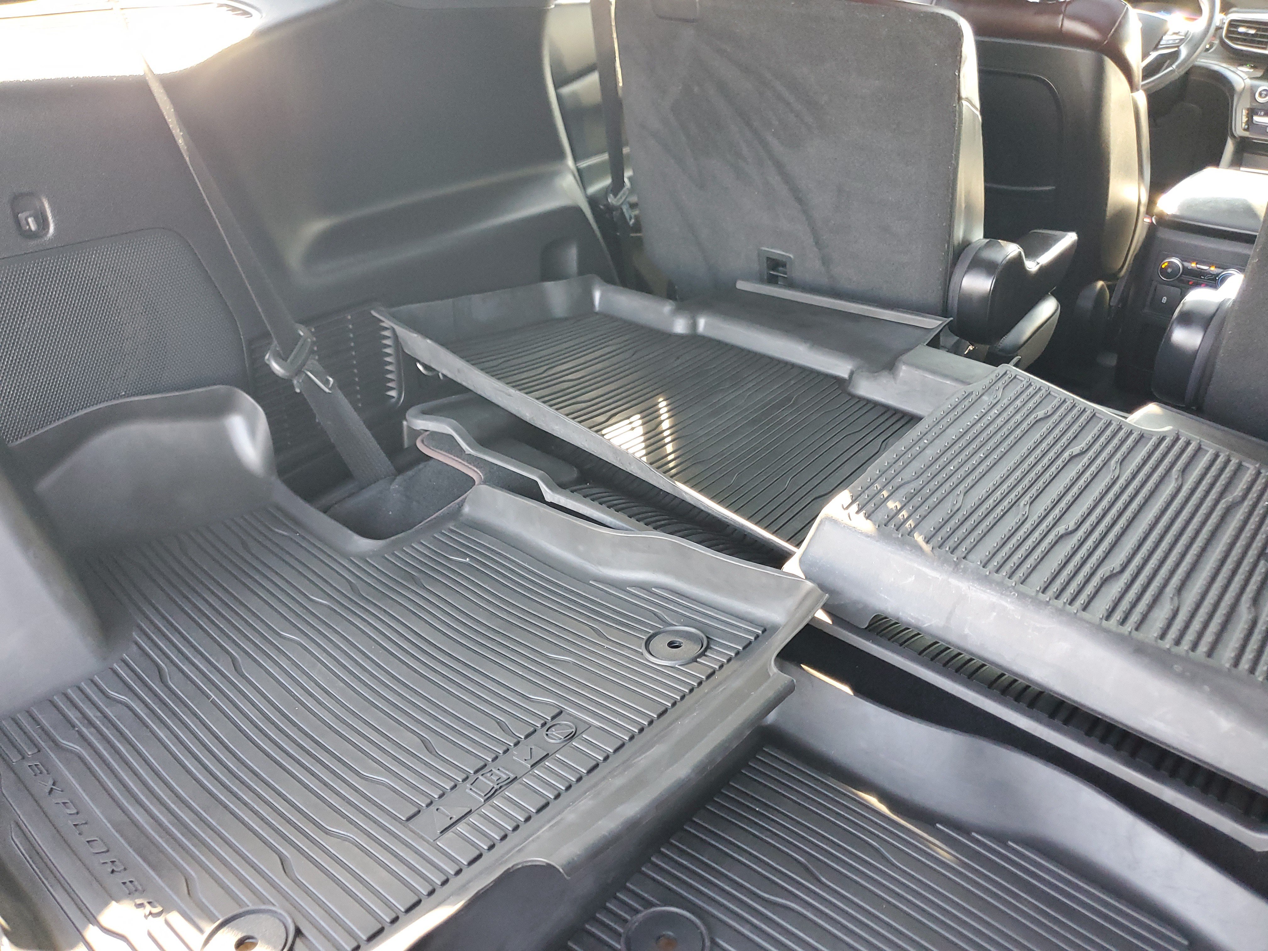 Used 2020 Ford Explorer Platinum w/ Premium Technology Package AWD/4WD image 8