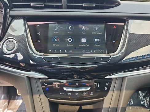 Used 2025 Cadillac XT6 Sport w/ Technology Package image 22