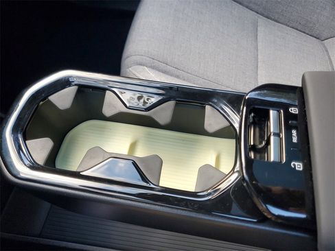 Certified 2025 Volvo EX30 Ultra image 25