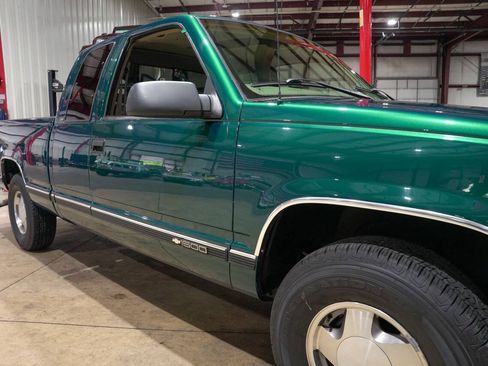 Used 1997 Chevrolet Silverado 1500 4x4 Extended Cab image 33