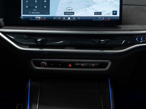 Used 2025 BMW X5 xDrive40i w/ M Sport Package image 38