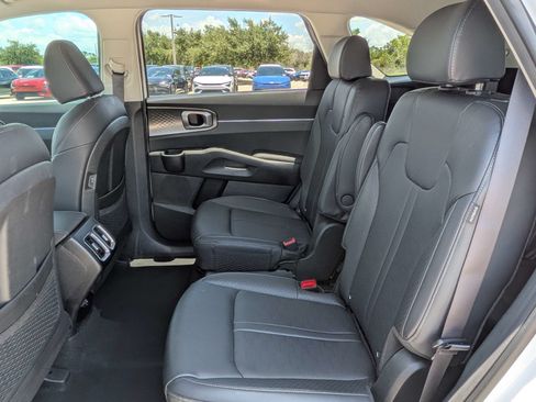 Certified 2025 Kia Sorento EX AWD/4WD image 17