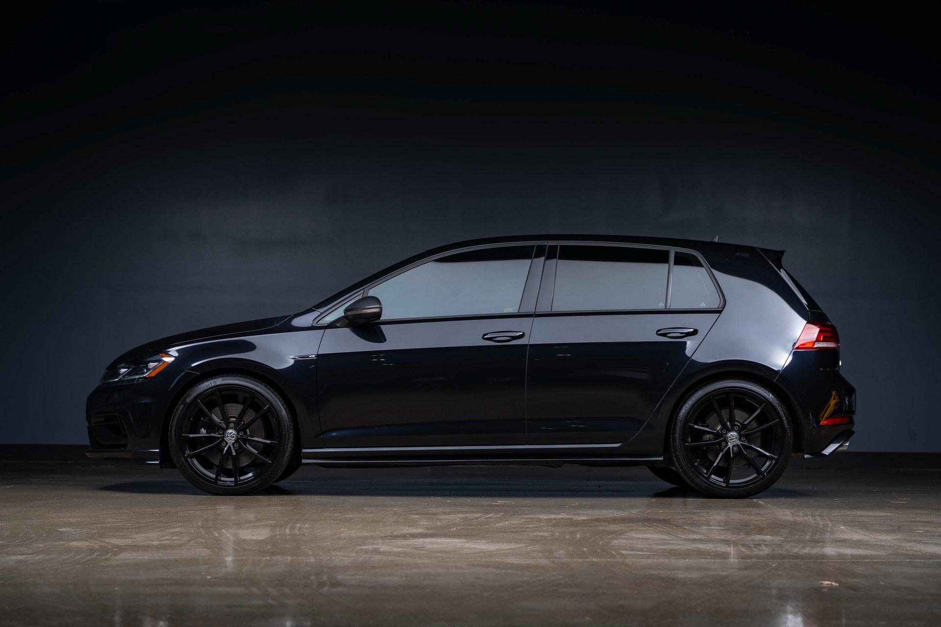 Used 2019 Volkswagen Golf R 4-Door AWD/4WD image 4