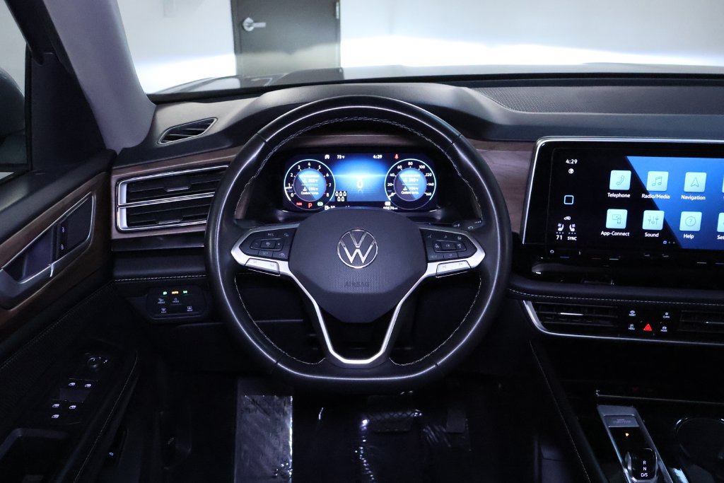 Used 2024 Volkswagen Atlas SE AWD/4WD image 19