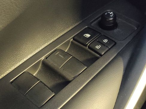 Used 2022 Toyota Corolla SE FWD image 27