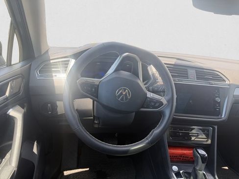 Certified 2023 Volkswagen Tiguan SE w/ Panoramic Sunroof Package FWD image 12