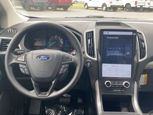 New 2024 Ford Edge SE image 14