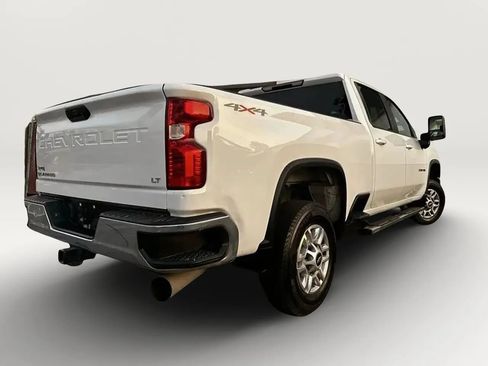 Used 2023 Chevrolet Silverado 2500 LT AWD/4WD image 2