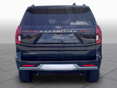 Used 2026 Ford Expedition Platinum w/ Driver's Package AWD/4WD image 5