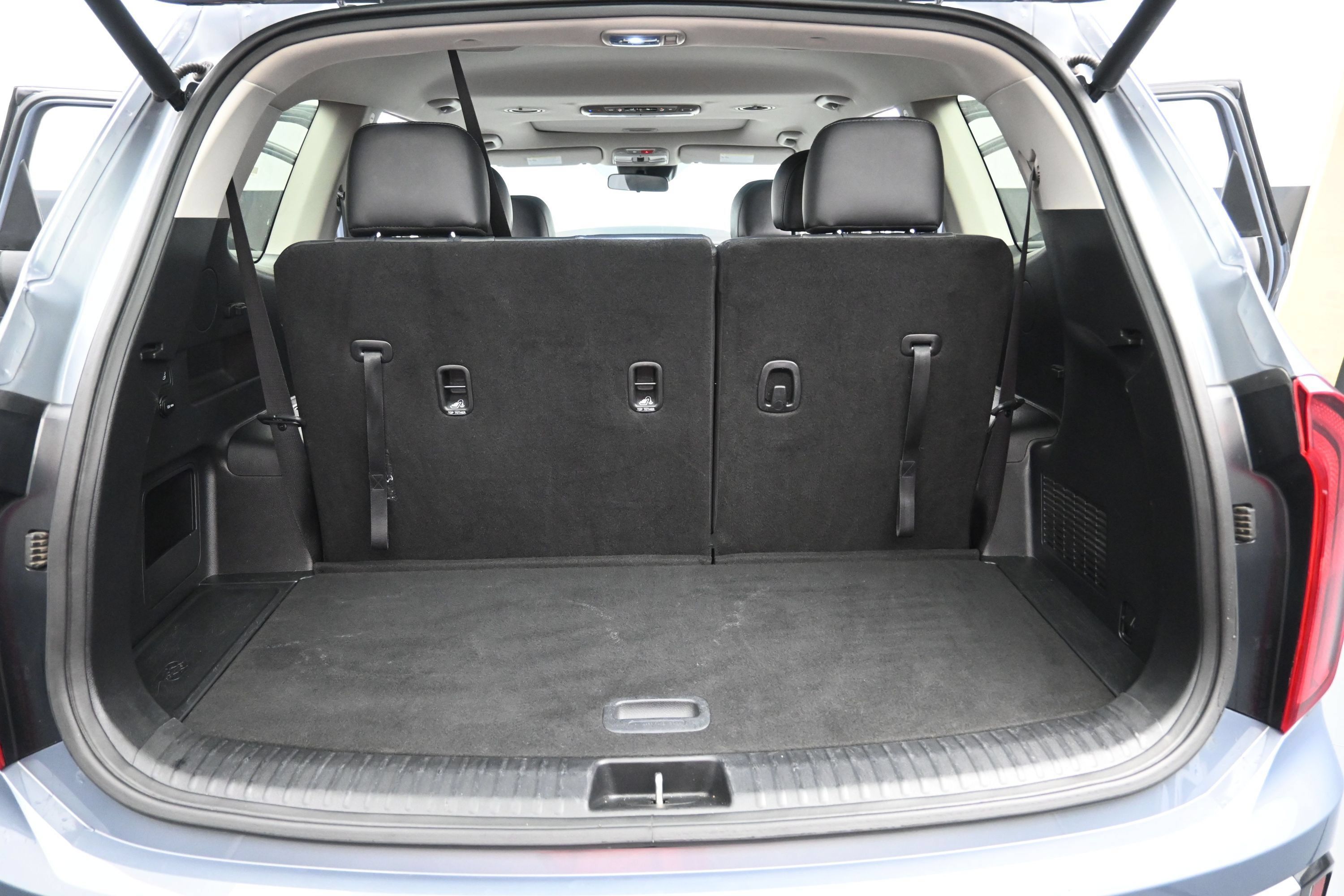 Used 2025 Kia Telluride S FWD image 25