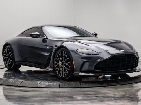 Used 2023 Aston Martin V12 Vantage RWD image 28