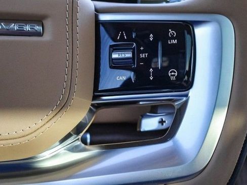 New 2025 Land Rover Range Rover Long Wheelbase SE image 22