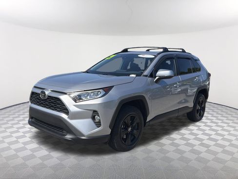 Certified 2021 Toyota RAV4 XLE w/ Convenience Package FWD image 3