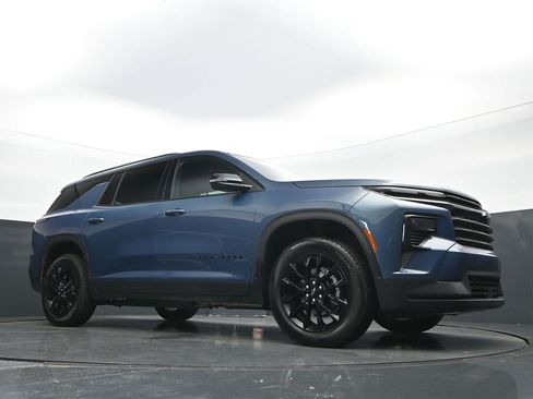 Used 2024 Chevrolet Traverse LT w/ Midnight/Sport Edition FWD image 22