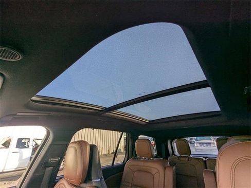 Used 2021 Lincoln Aviator Reserve w/ Equipment Group 201A image 25