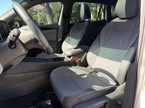 Used 2025 Volkswagen Tiguan SE R-Line AWD/4WD image 19