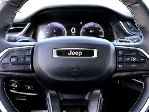 Used 2021 Jeep Grand Cherokee L Limited image 12