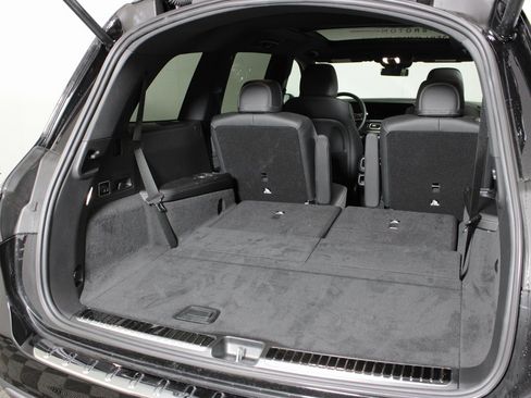 Used 2025 Mercedes-Benz GLS 450 4MATIC image 10