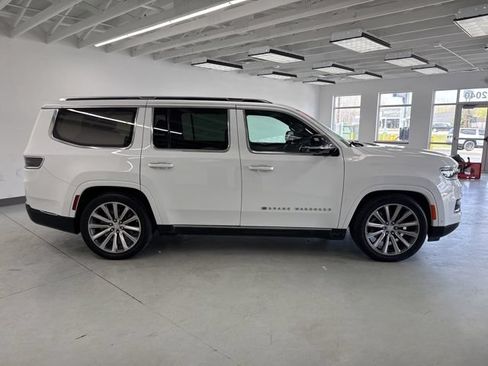 Used 2023 Jeep Grand Wagoneer Series II w/ Flexible Seating Group AWD/4WD image 20