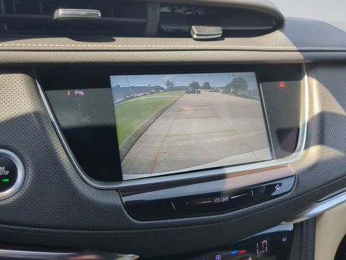 Used 2019 Cadillac XT5 Luxury AWD/4WD image 16