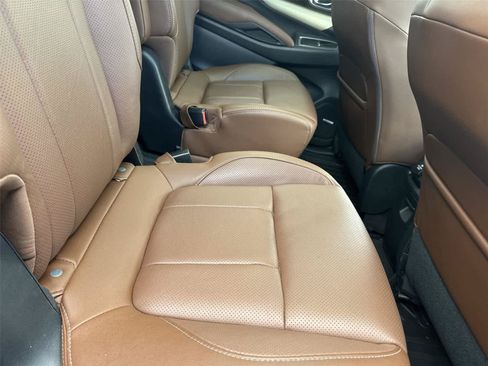Used 2020 Subaru Ascent Touring w/ Popular Package #3 AWD/4WD image 17