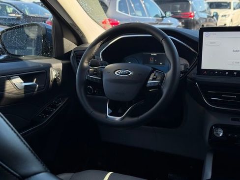 Used 2023 Ford Escape Platinum image 23