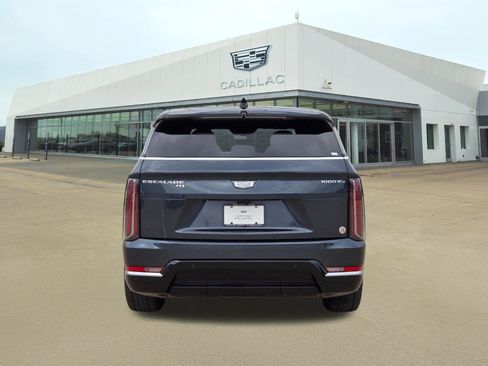 Used 2026 Cadillac Escalade IQ Luxury 2 w/ LPO, Floor Liner Package AWD/4WD image 5