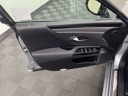 Certified 2024 Lexus ES 350 w/ Accessory Package (Z1) FWD image 9