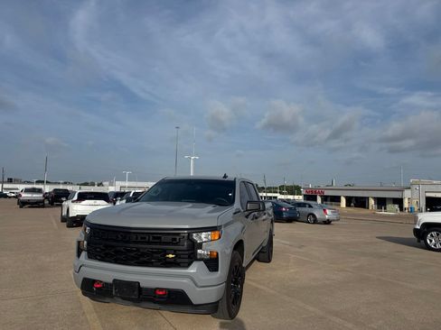 Used 2025 Chevrolet Silverado 1500 Custom w/ LPO, Dark Essentials Package RWD image 6