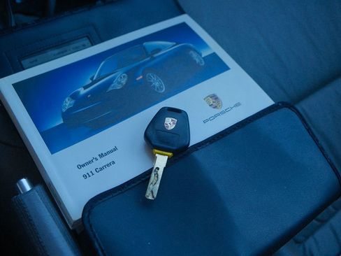 Used 2002 Porsche 911 Carrera image 9