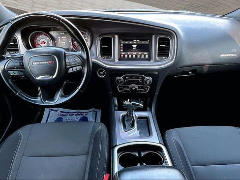 Used 2019 Dodge Charger SXT image 15