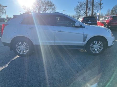 Used 2015 Cadillac SRX Luxury image 24