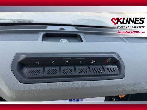 Used 2023 Ford Bronco Badlands w/ Sasquatch Package image 18