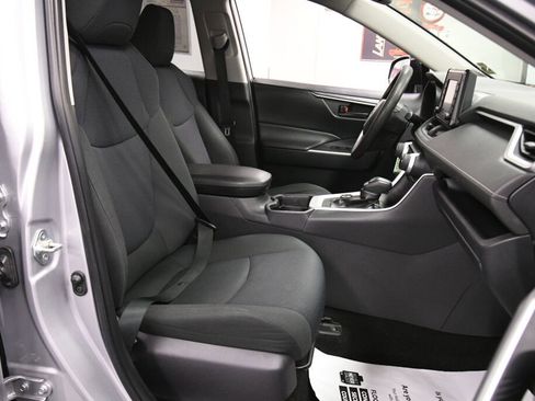 Certified 2019 Toyota RAV4 LE image 24