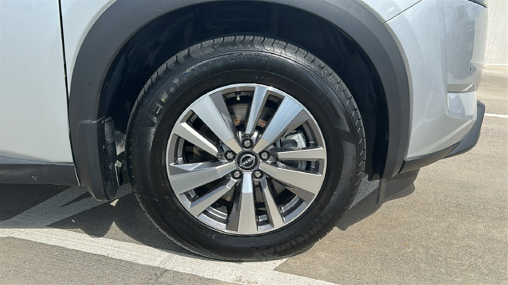Used 2023 Nissan Pathfinder SL w/ Lighting Package (N92) AWD/4WD image 15
