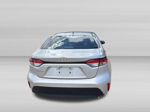 Used 2025 Toyota Corolla LE FWD image 5