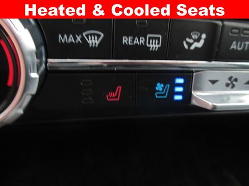 Used 2022 Ford F150 Lariat w/ Max Trailer Tow Package image 17