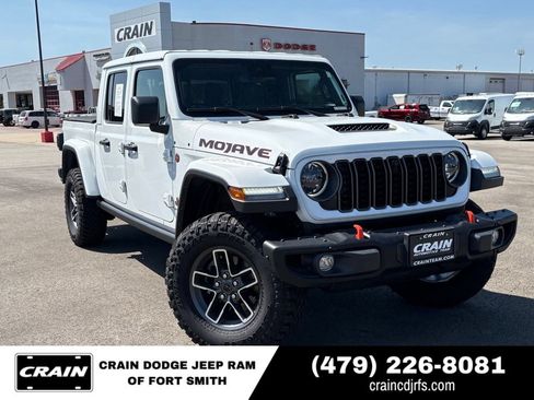 Used 2025 Jeep Gladiator Mojave AWD/4WD image 1