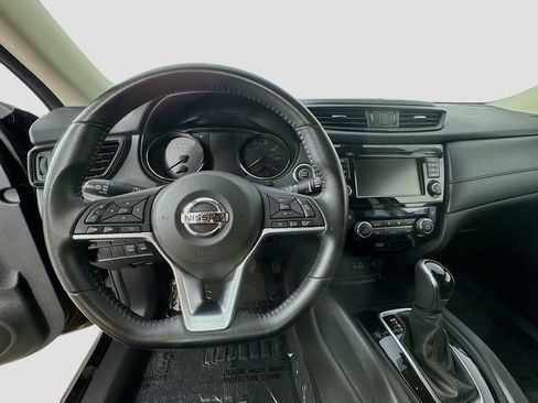 Used 2019 Nissan Rogue SV FWD image 13