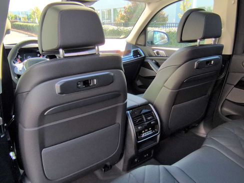 Used 2026 BMW X7 xDrive40i AWD/4WD image 19