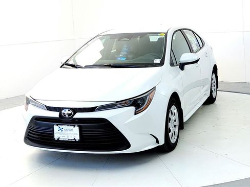 New 2026 Toyota Corolla LE image 2