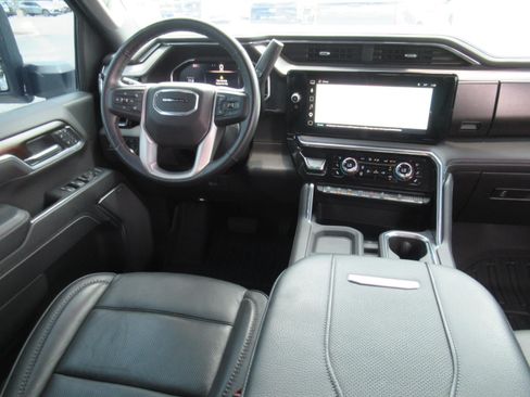 Used 2025 GMC Sierra 2500 Denali w/ Denali Reserve Package AWD/4WD image 14