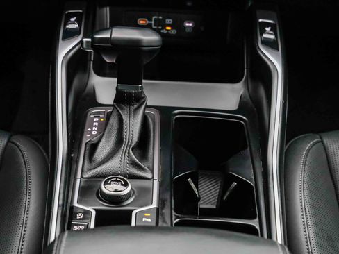Certified 2025 Kia Sorento S FWD image 12