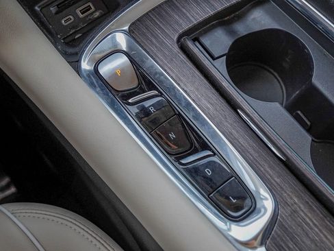 Used 2023 Buick Enclave Avenir image 27