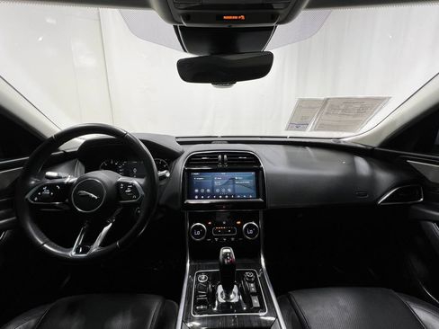 Used 2020 Jaguar XE S RWD image 20
