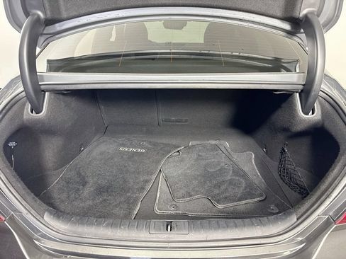 Used 2022 Genesis G70 3.3T RWD image 32