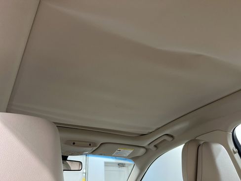 Used 2019 Lincoln Continental Select w/ Continental Climate Package image 37