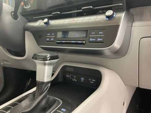 Used 2025 Hyundai Kona SEL FWD image 18