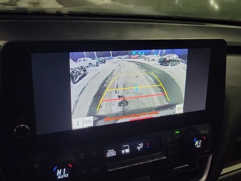 Certified 2024 Toyota Grand Highlander XLE image 28